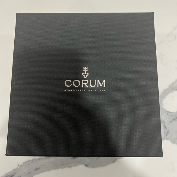 Corum Admiral Legend 32 Women's - Picture 2 of 11